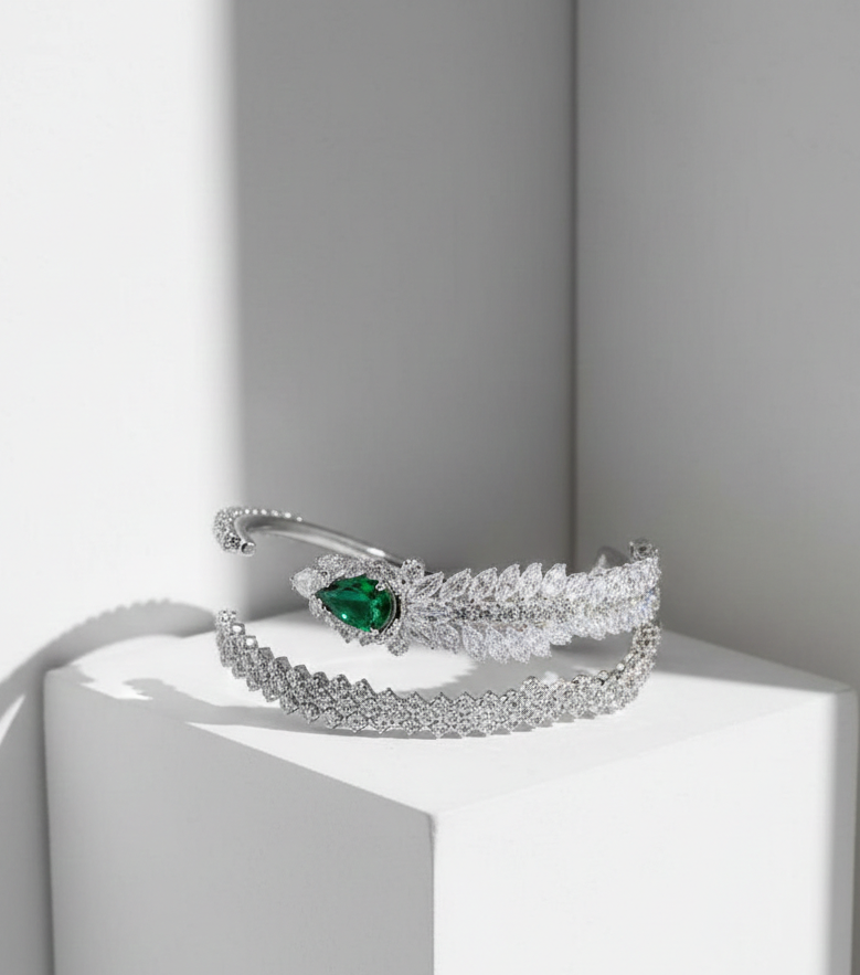 The Emerald plume Wrap