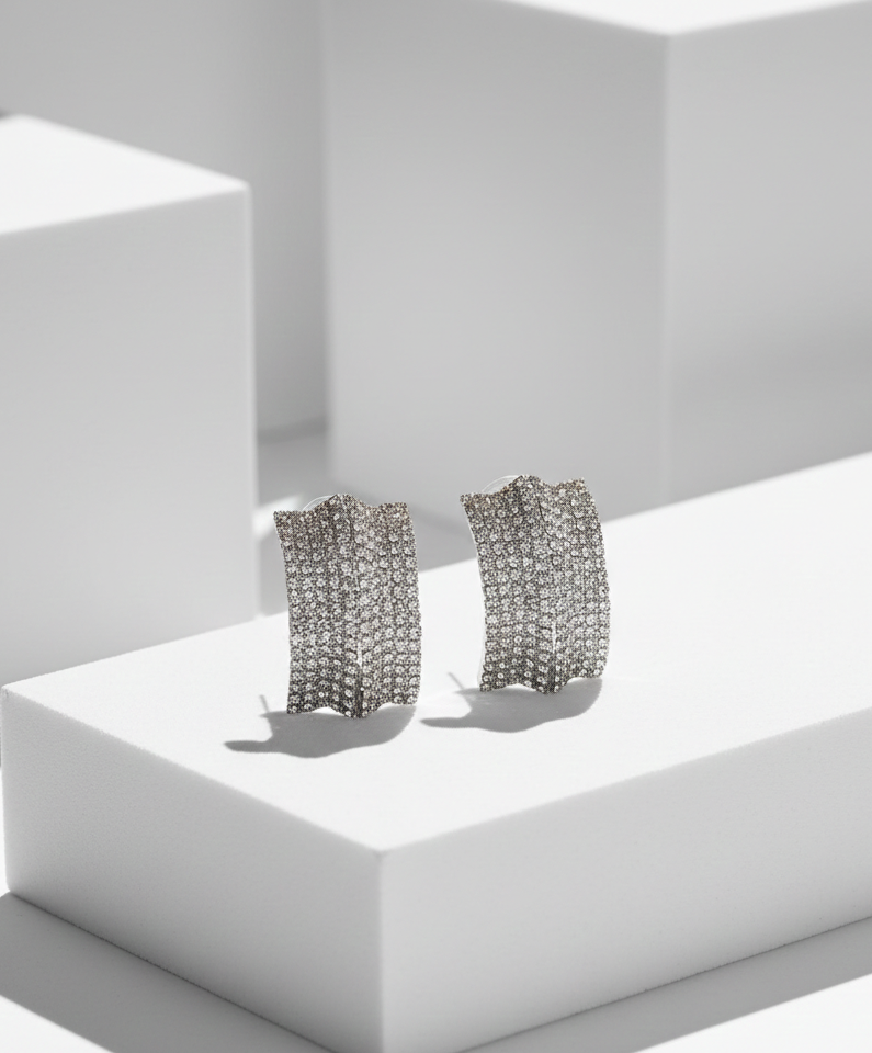 The Fragmented Pavé Studs