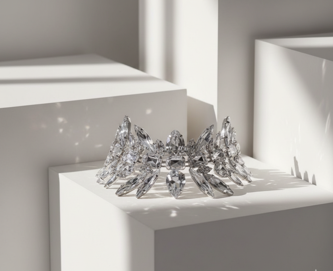 The Arctic Wing Collar