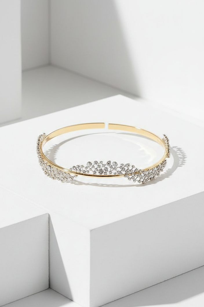 Gilded Column Lariat