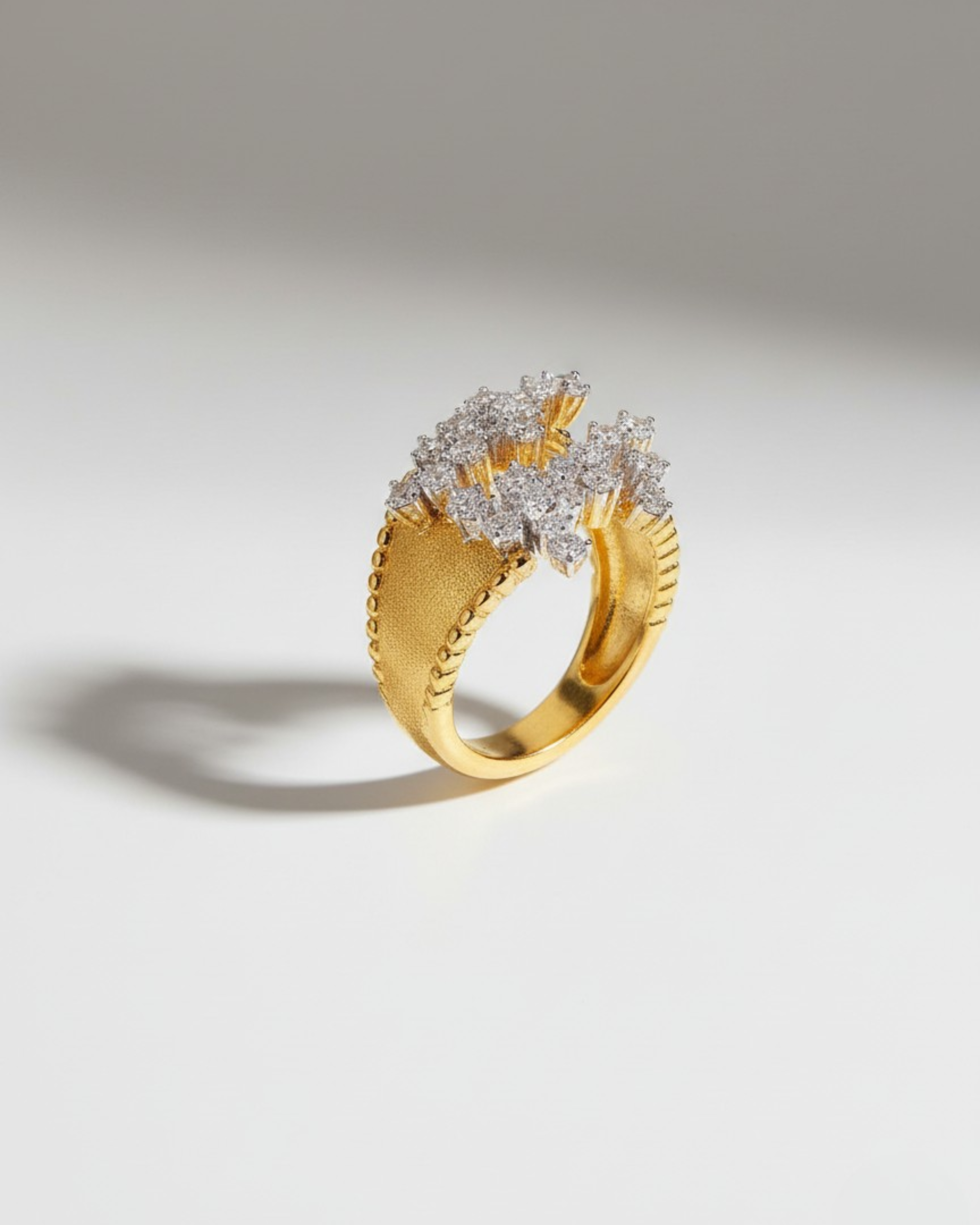 GOLDEN PETAL RING