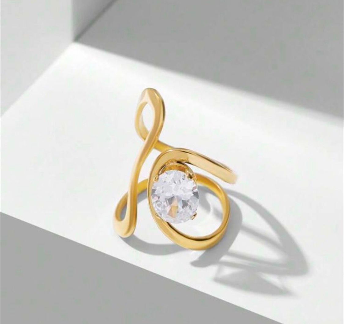 Seraphina Loop Ring