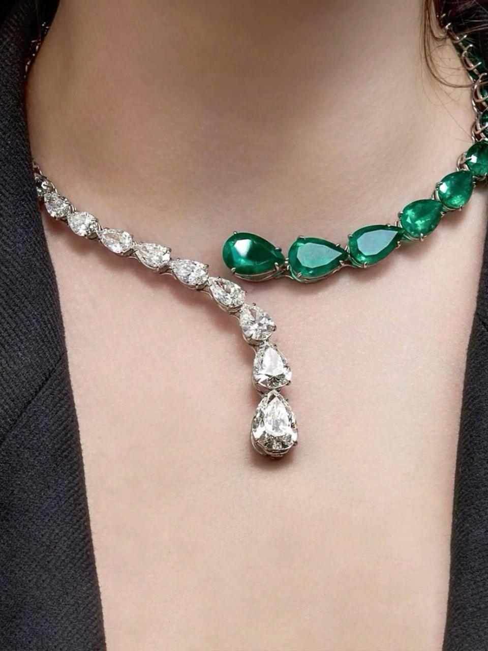 Sovereign Drop Necklace